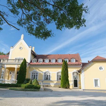 Rosenberg Kuria Bed & Breakfast Taplanszentkereszt ภายนอก รูปภาพ