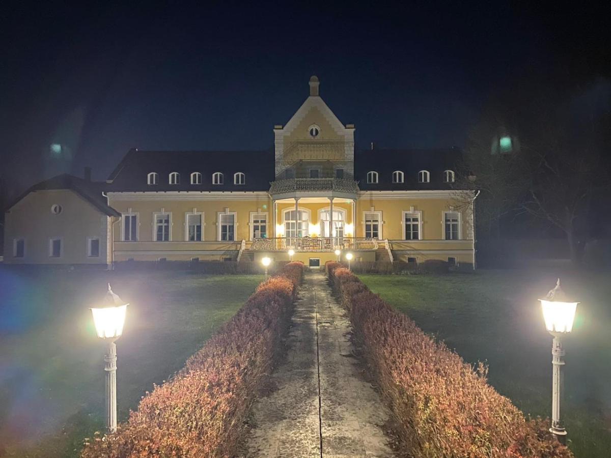 Rosenberg Kuria Bed & Breakfast Taplanszentkereszt ภายนอก รูปภาพ