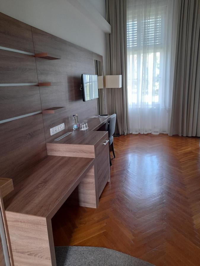 Rosenberg Kuria Bed & Breakfast Taplanszentkereszt ภายนอก รูปภาพ