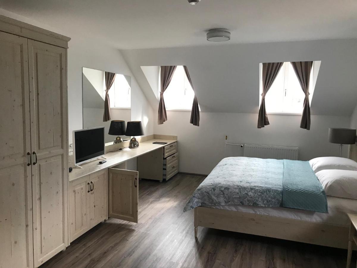 Rosenberg Kuria Bed & Breakfast Taplanszentkereszt ภายนอก รูปภาพ