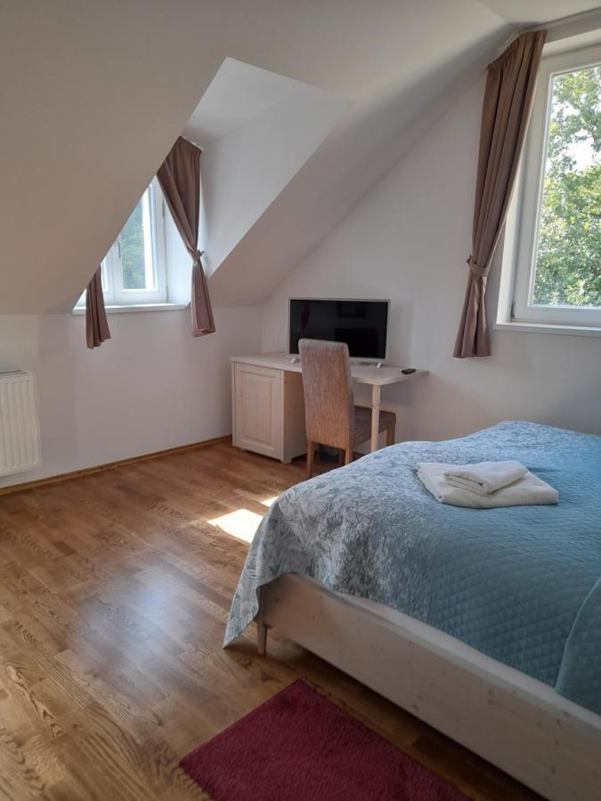 Rosenberg Kuria Bed & Breakfast Taplanszentkereszt ภายนอก รูปภาพ